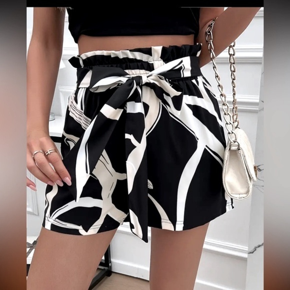 NEW High Waist Ruffle Shorts Adjustable Tie Front/Side Bow Black White Ivory L